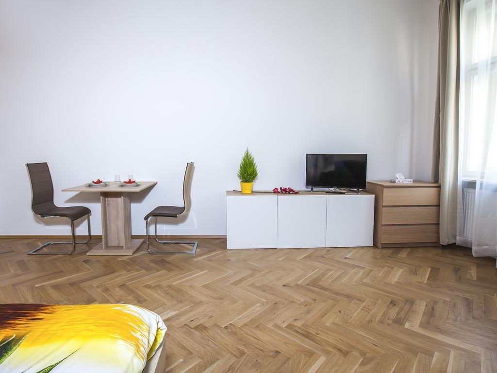 Beautiful Central Apartment Thamova Prague Exterior photo