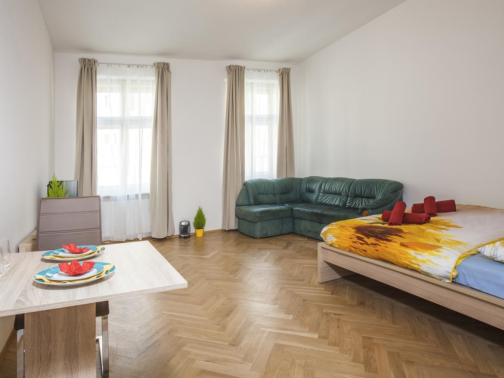 Beautiful Central Apartment Thamova Prague Exterior photo