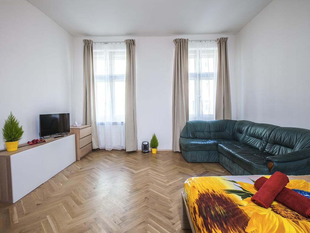Beautiful Central Apartment Thamova Prague Exterior photo