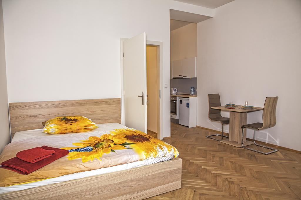 Beautiful Central Apartment Thamova Prague Exterior photo
