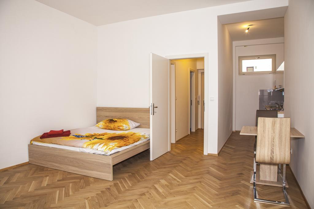Beautiful Central Apartment Thamova Prague Exterior photo